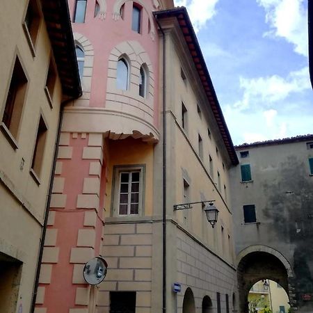 דירות Mansarda Con Solarium Panoramico Su Centro Storico Di Sarteano Vicino Alle Famose Terme Della Val D'Orcia מראה חיצוני תמונה