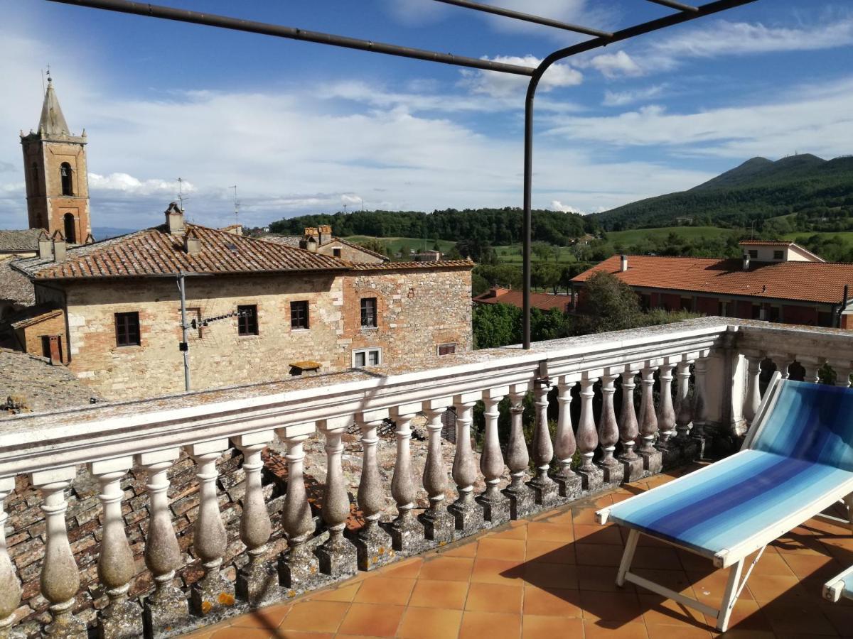 דירות Mansarda Con Solarium Panoramico Su Centro Storico Di Sarteano Vicino Alle Famose Terme Della Val D'Orcia מראה חיצוני תמונה