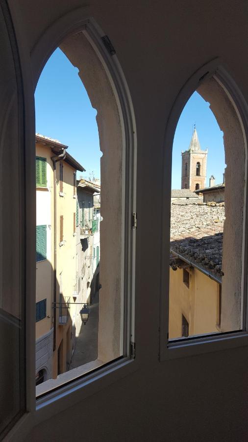 דירות Mansarda Con Solarium Panoramico Su Centro Storico Di Sarteano Vicino Alle Famose Terme Della Val D'Orcia מראה חיצוני תמונה